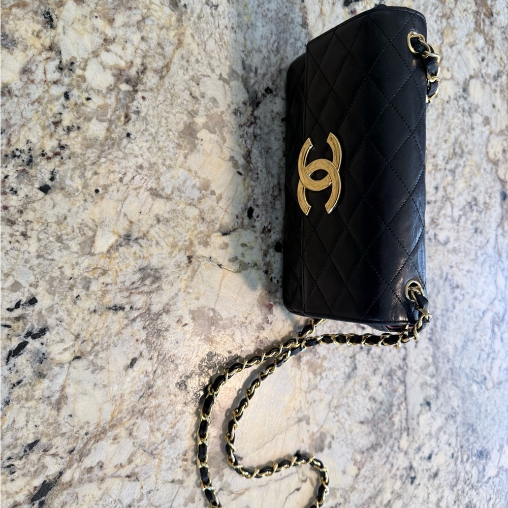 CHANEL Black Quilted Crossbody Bag with Gold Accents - Picture 1 of 8